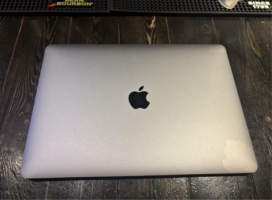 Продаю MacBook Pro 13 ( 2017 ) Space grey