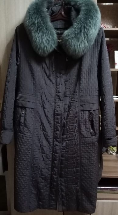 Отдам за вкусняшку женское зимнее пальто