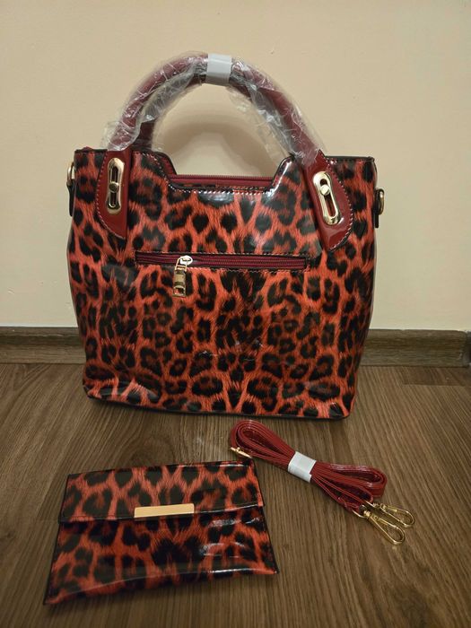 Нова лачена чанта червена и портмоне