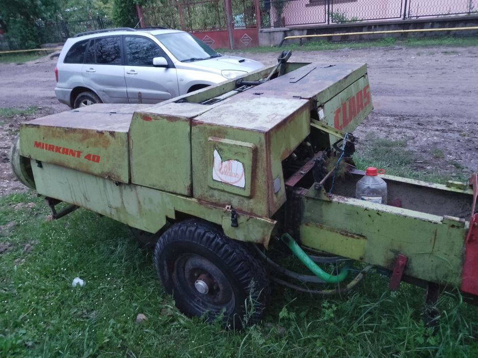 Vând 2 balotiere HEESTON / CLAAS.