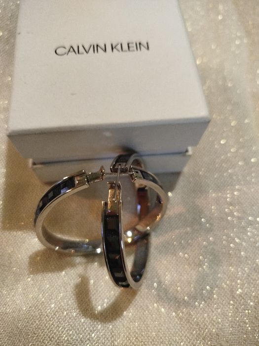 Бижута нови в кутии.