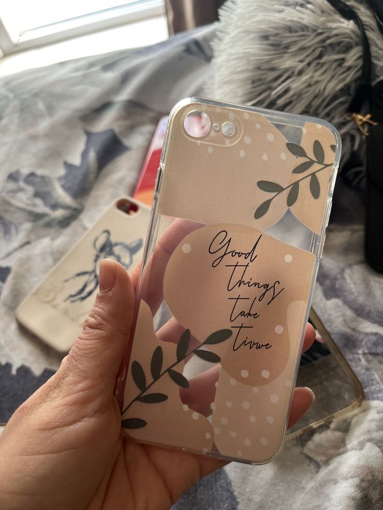 Кейсове за Iphone se