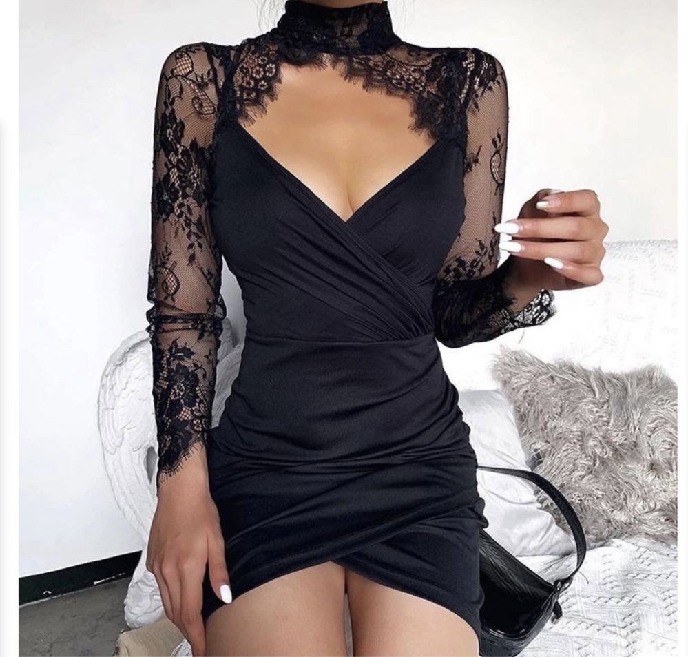 Дантелена черна рокля