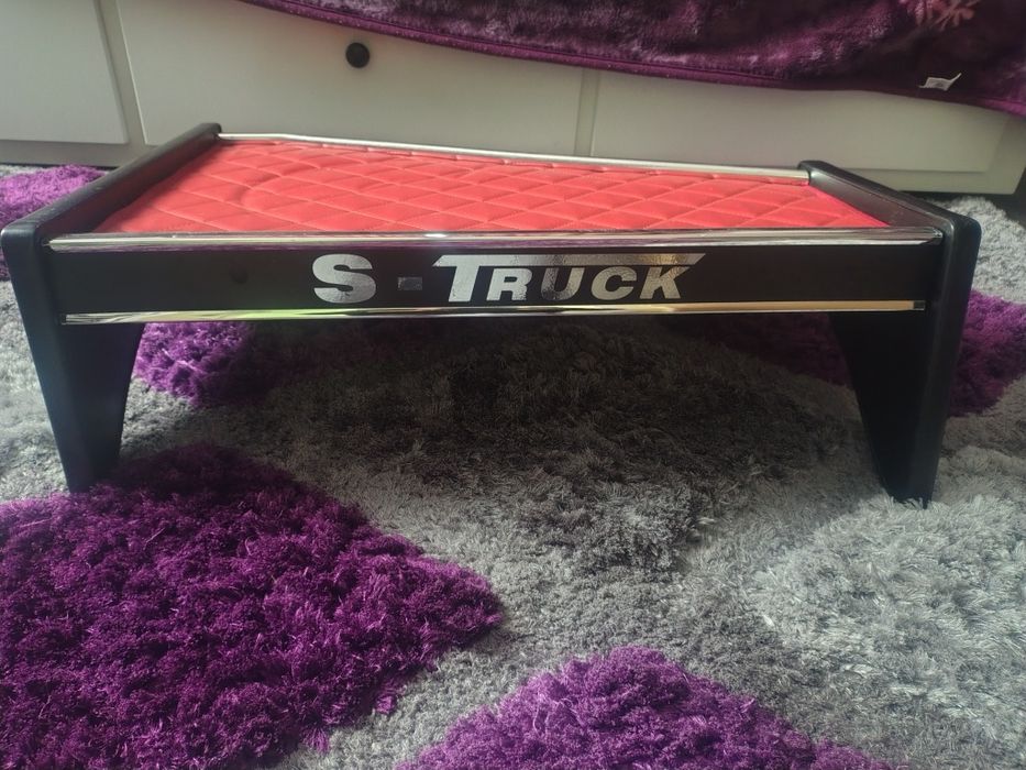 Vând masuță bord Scania