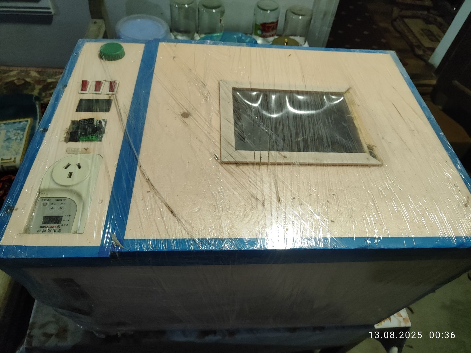 Inkubator sotiladi