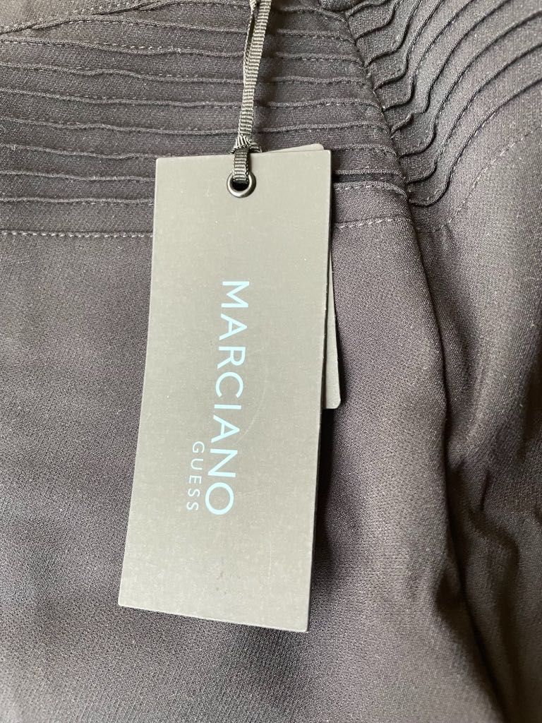 Нова пола Guess by Marciano, размер 44 М