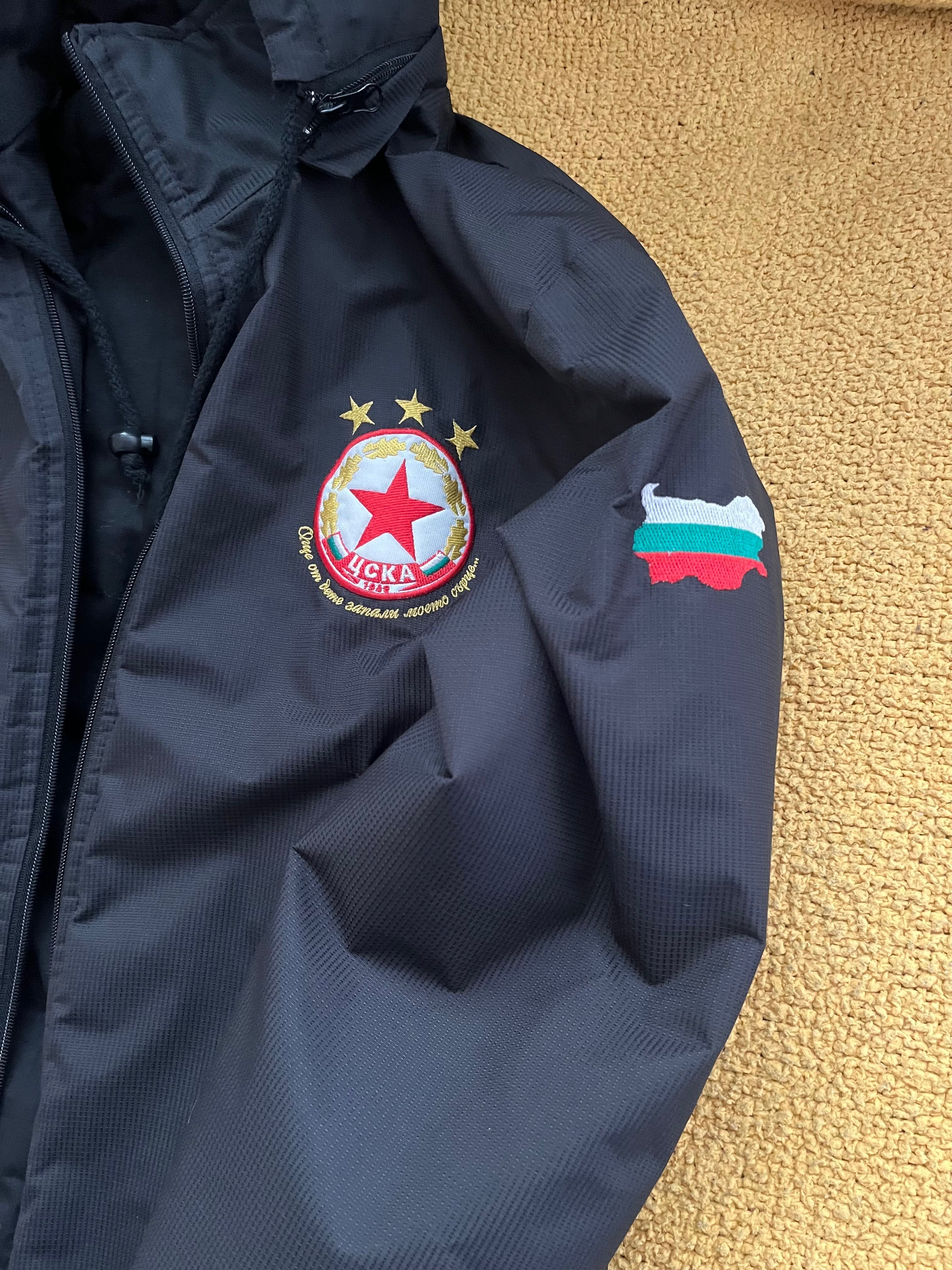Детско яке на ЦСКА, в отлично състояние, обличано е много малко.