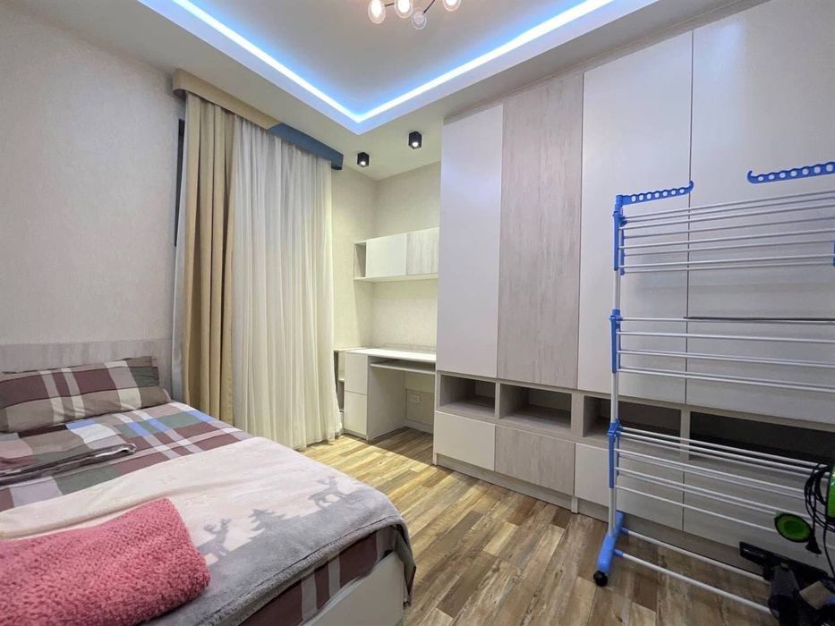 Мирабадский район , госпитальный! Срочно сдается квартира!