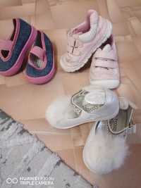Продам детскую обувь (3 пары обуви за 5000 т.)