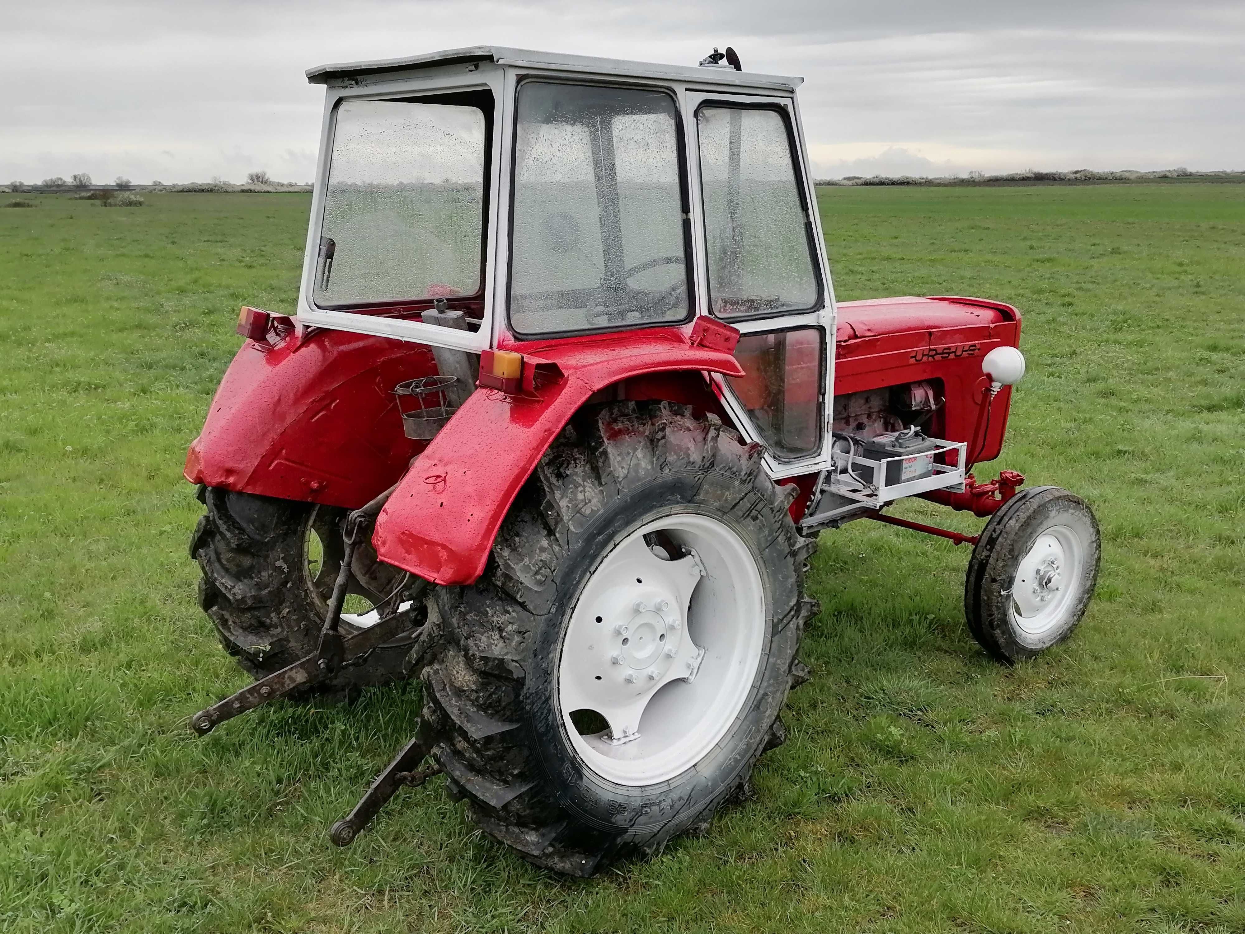 Tractor 55cp stare buna Cauciucuri noi