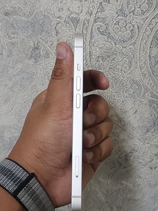 Iphone 13.  128gb ideal