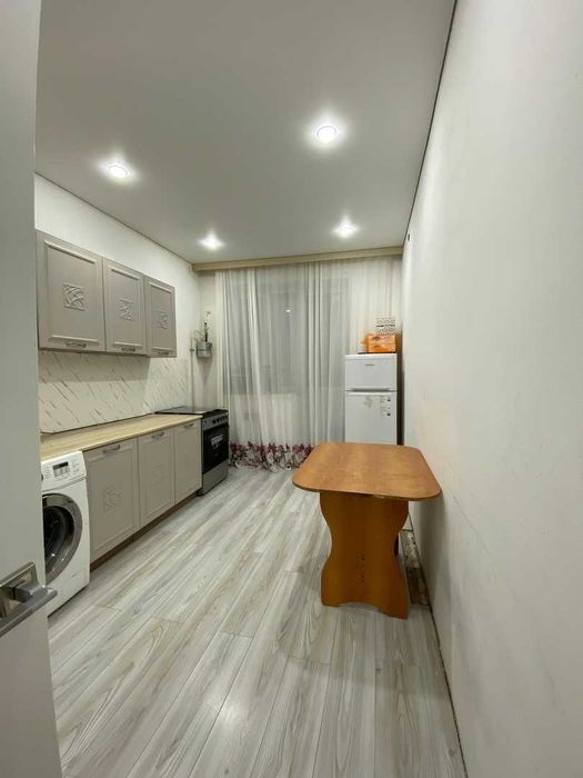 Продаётся 3-комнатная квартира в районе Юнисити