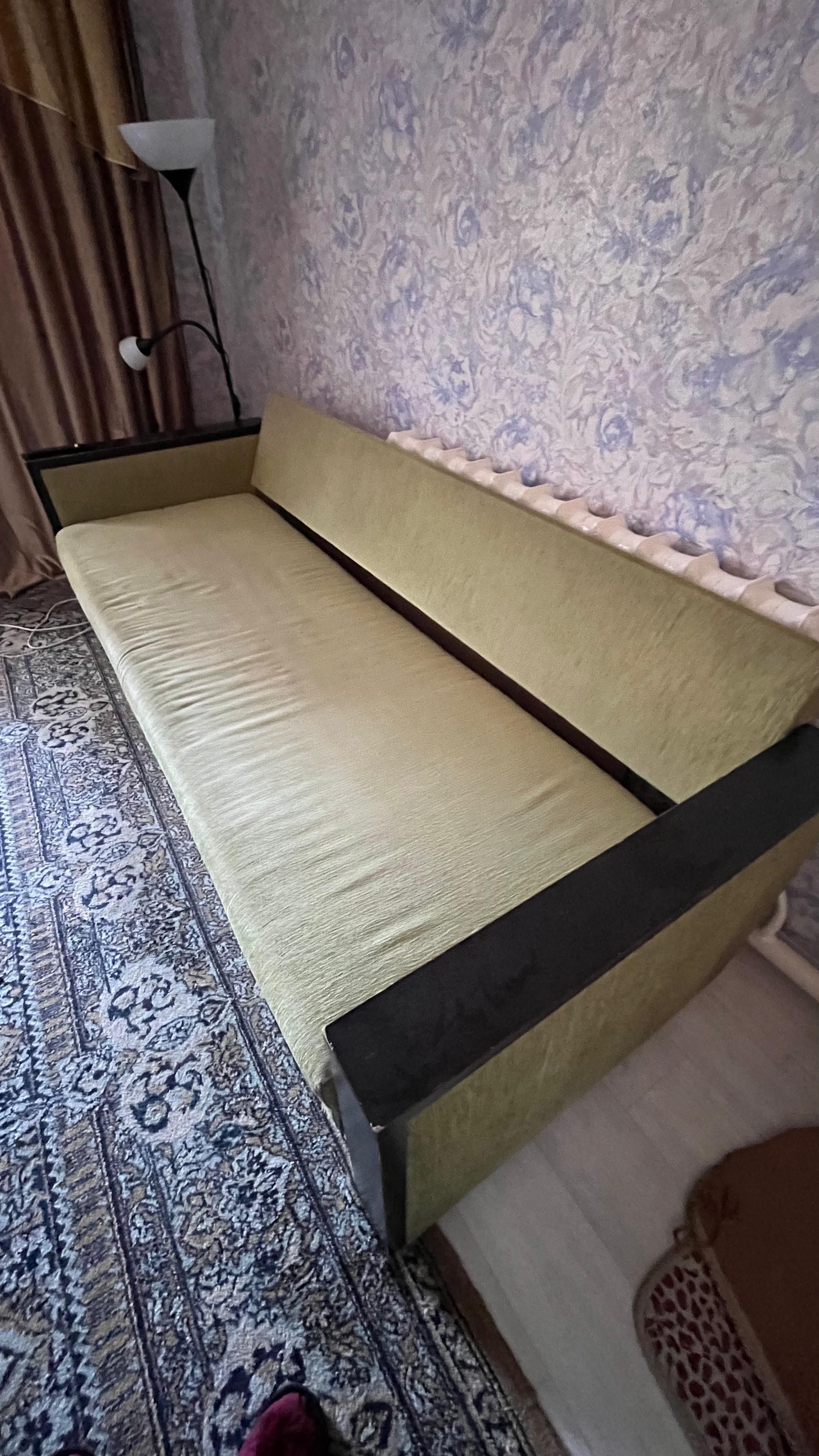 Продам диван б/у