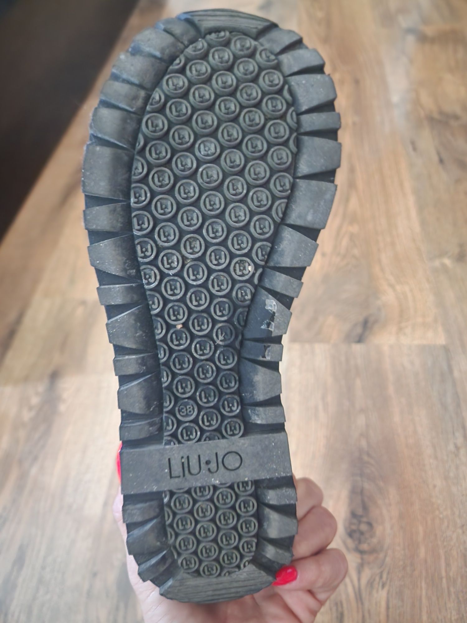Лачени боти Liu Jo