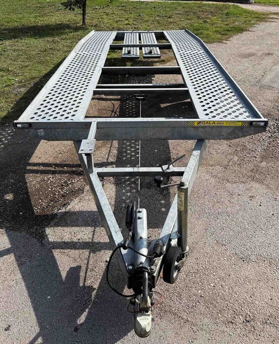 Платформа за кола