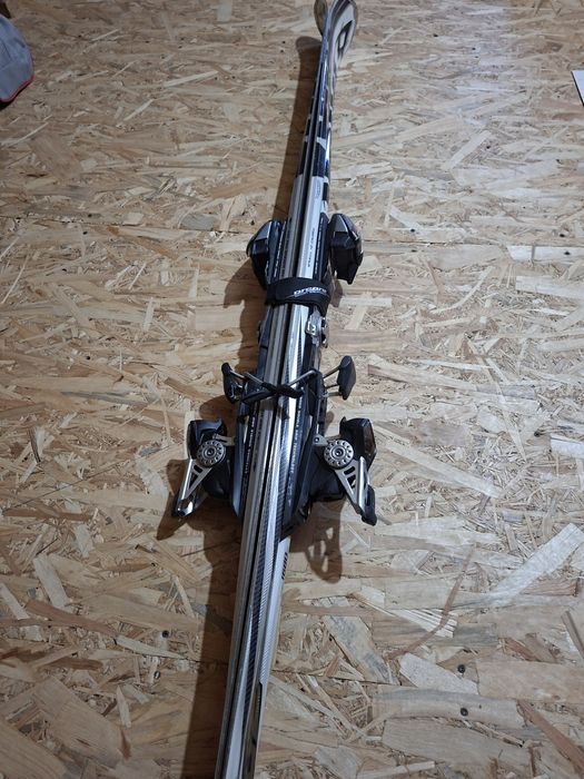 Schiuri Volkl 168 cm/ Atomic 150 cm