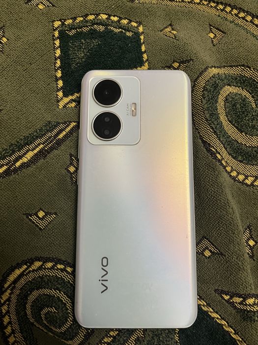 Продам VIVO Y55 телефон
