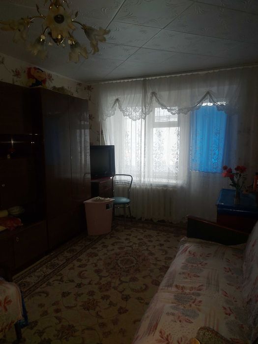 Продам 2-х комнатную квартиру 16 мкрн. 50 лет Октября 27.
