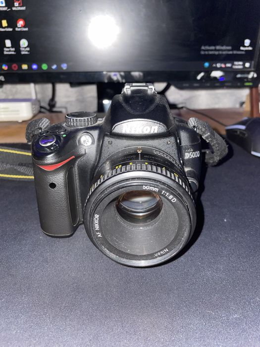 Nikon D5000 + Nikon AF Nikkor 50mm 1.8 D + Nikon 18-55mm 3.5-5.6 G
