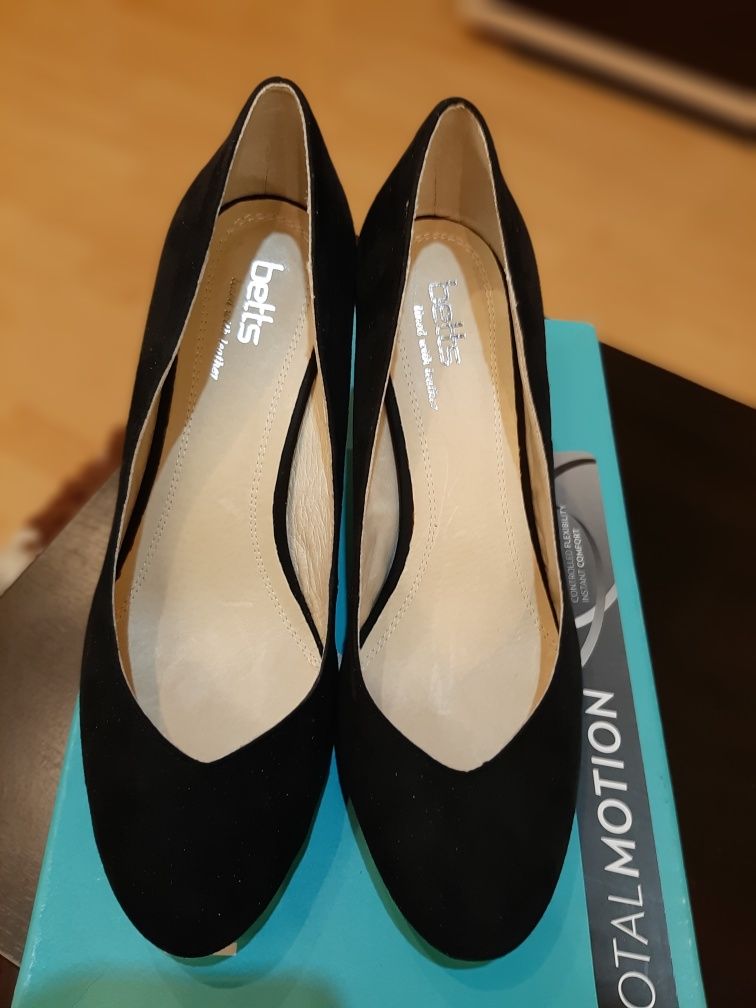 Vand pantofi stiletto negri