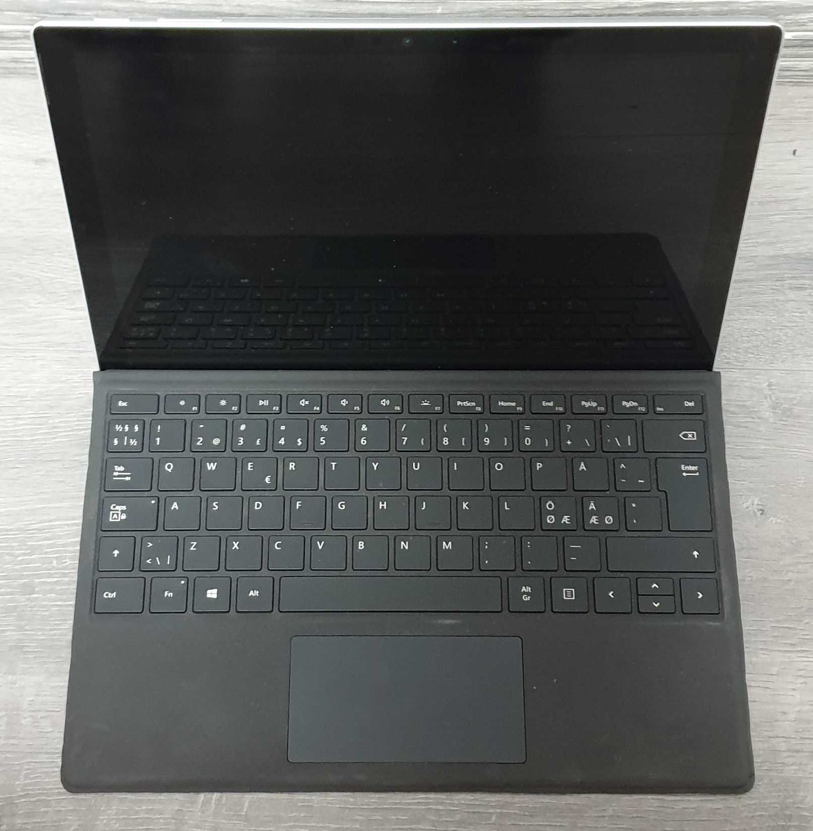 tableta / laptop 2in1 microsoft surface Pro 5 1807 I5 7300U 12.3" qhd