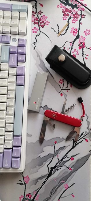 Продам нож швейцарский оригинал