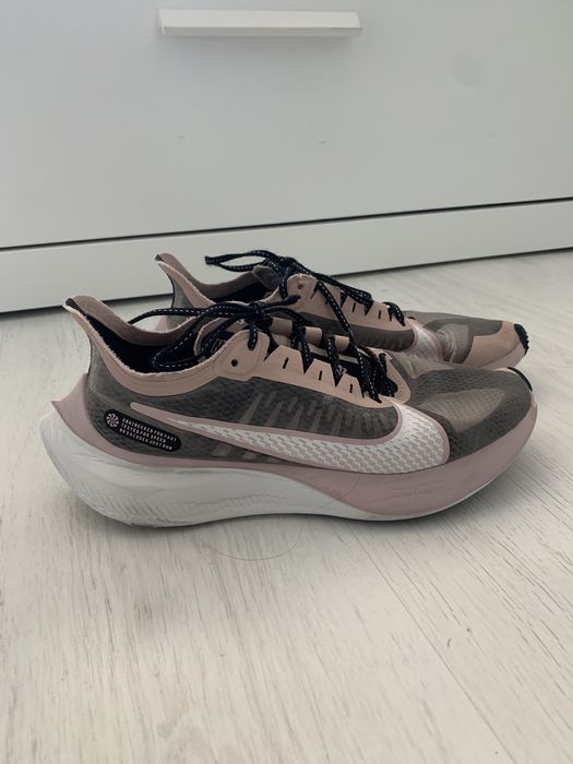 tenisi nike air zoom gravity