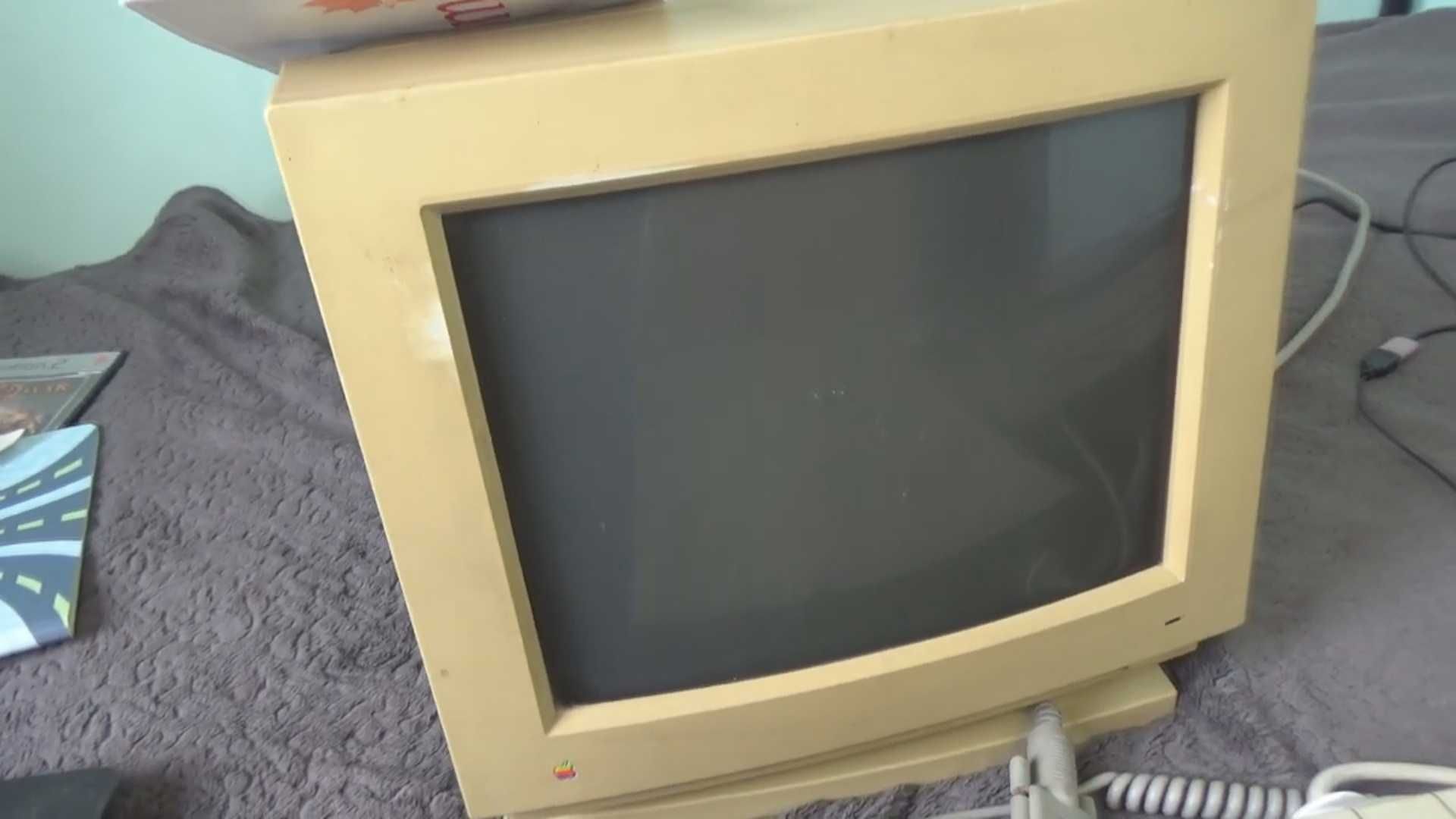 Apple Macintosh Color Display M1212 цветен CRT монитор