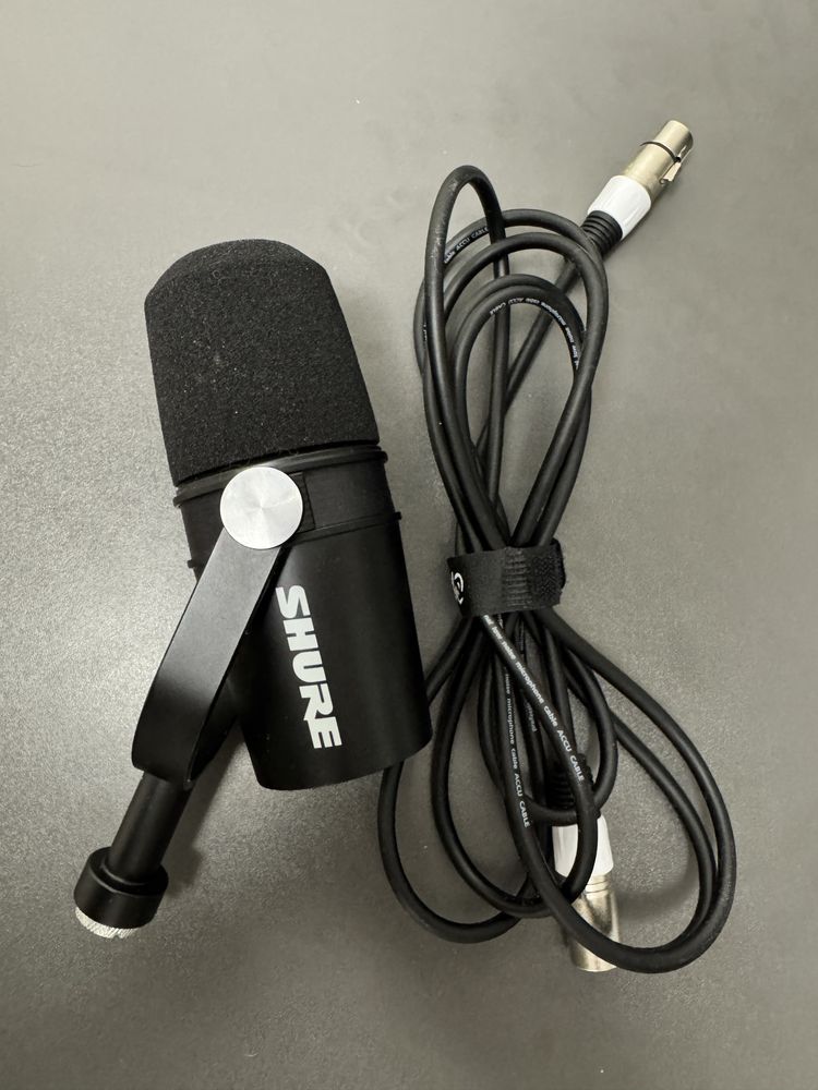 Shure MV7X — микрофон