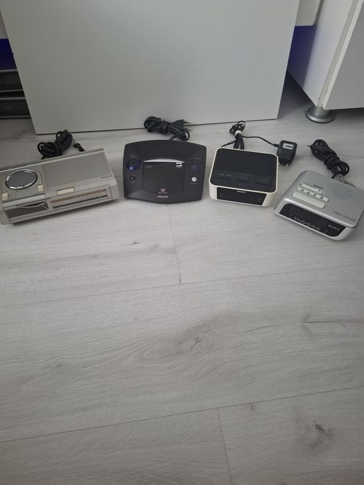 Radio cu ceas Philips 3 buc și Sony 1 buc