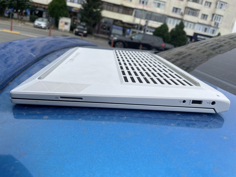 laptop victus by hp 15-fa0028nq