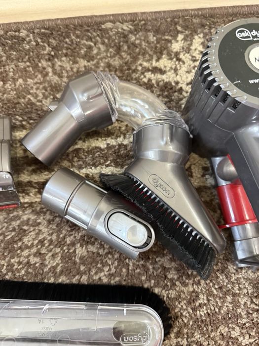 Части +нови пристивки/накраиниц за прахосмукачка dyson