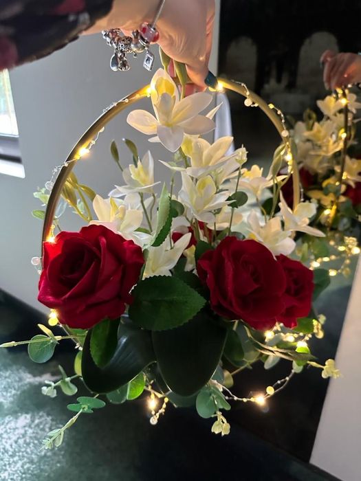 De vanzare -set 30 aranjamente florale artificiale pentru evenimente