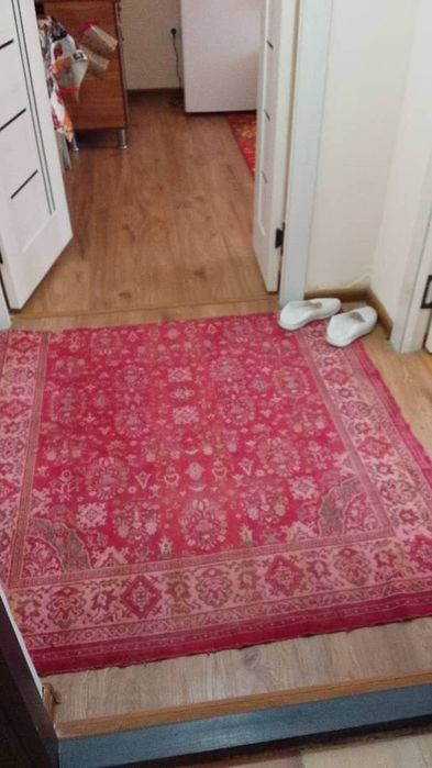 Сдаеться квартира в Янгиере на 58м цена 2.5  в месяц.