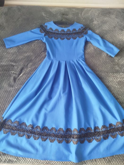 Продам платье повседневное