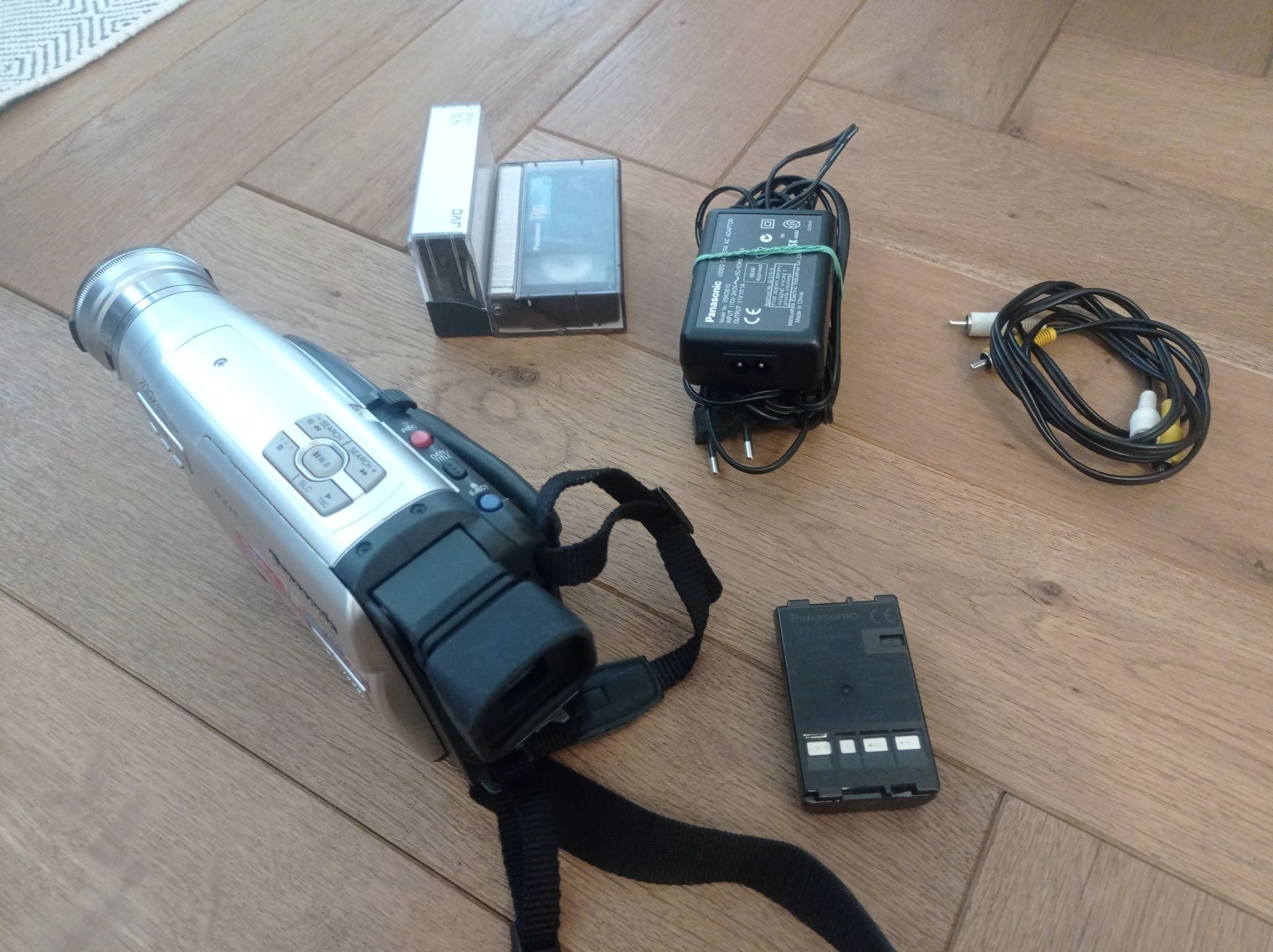 Видеокамера Panasonic NV-RZ15