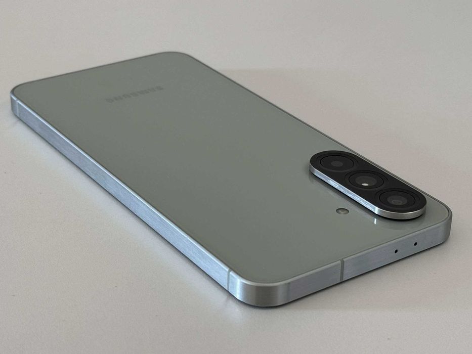 Бартер! Kaто НОВ! Samsung Galaxy A56 Olive (Тъмнно Зелен)