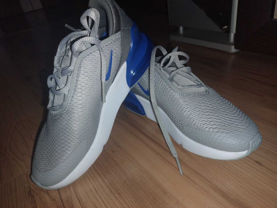 Adidasi Nike 270