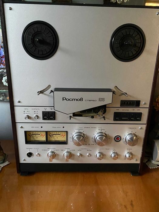 Vând Magnetofon Rostov model 105