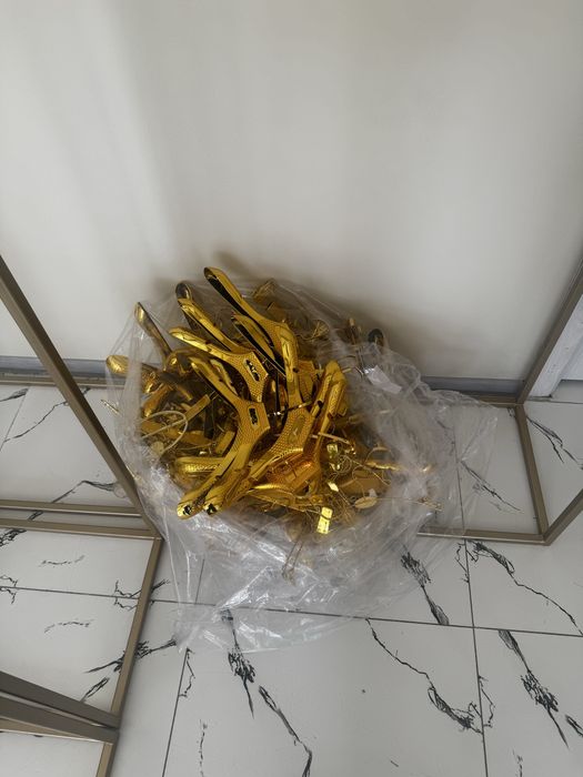 Resepshn stol veshalka garderob maneken