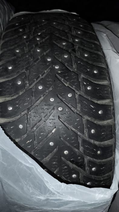 Шины зимние комплект 225/55 R18
