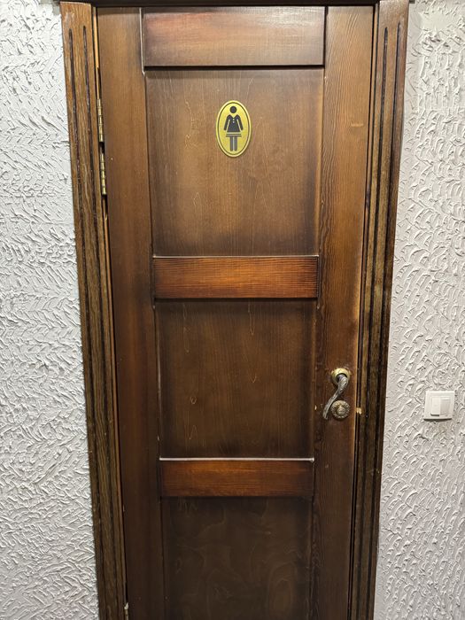 Продам двери деревянные