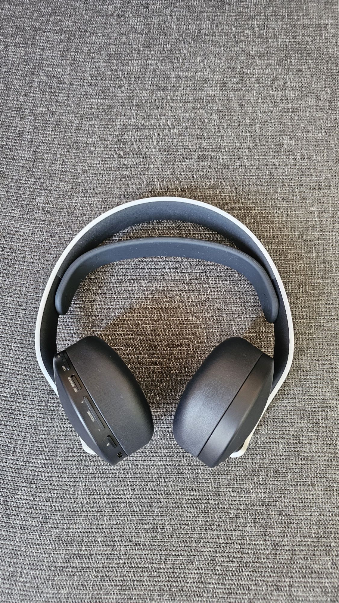Продавам Playstation Pulse 3D.Перфектни.