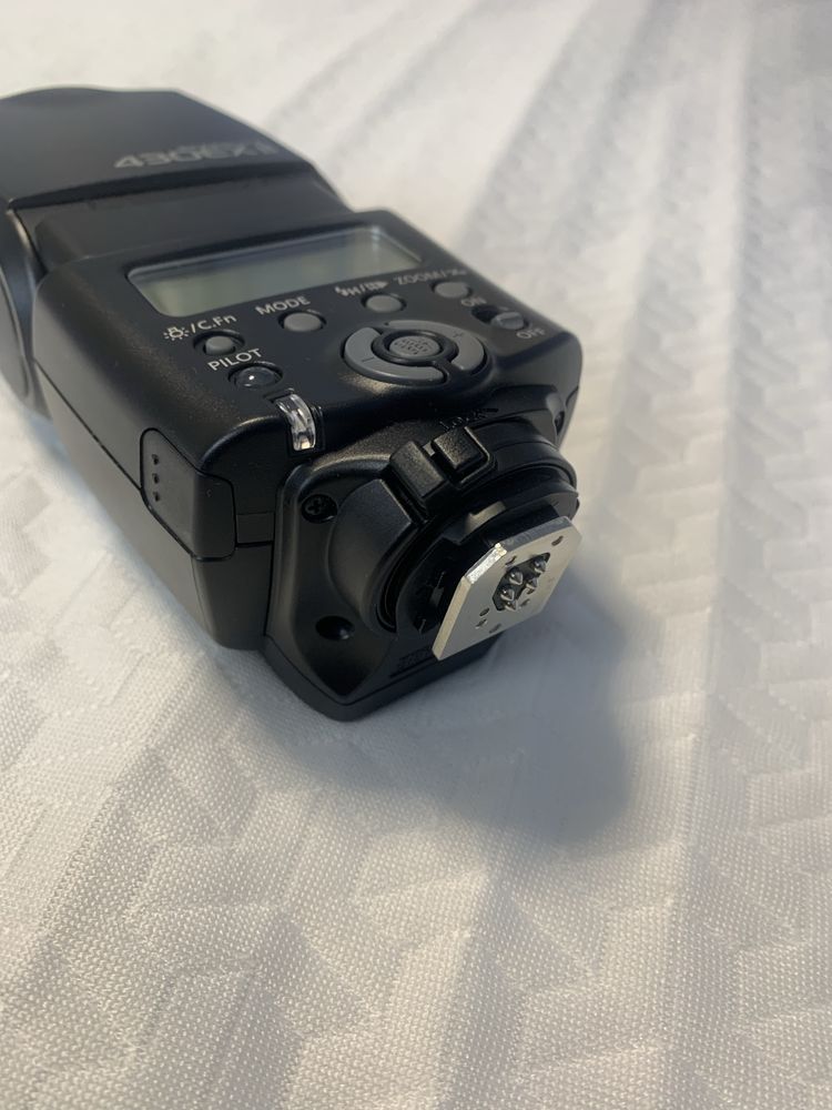 Вспышка Canon Speedlite 430 EX II