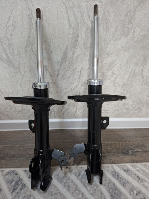 Стойки передний кояба Тойота камри 50