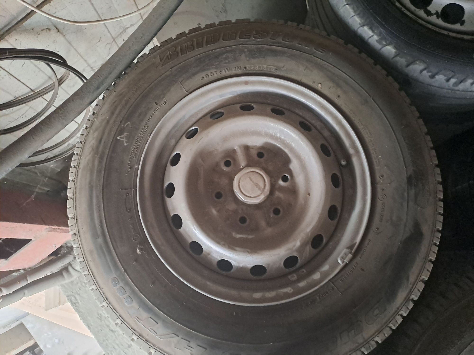 205R16C Bridgestone