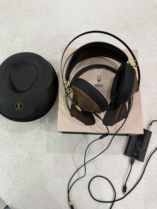 Meze 99 Classsics (Walnut Gold)