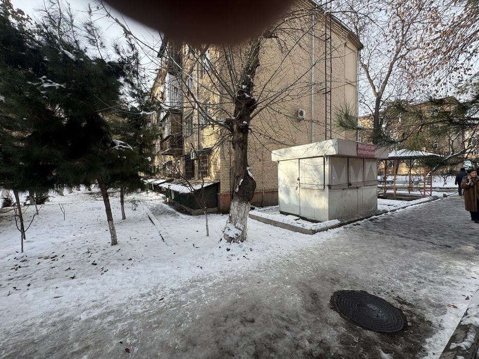 Uy sotiladi pod ofis. Severniy olmazorda