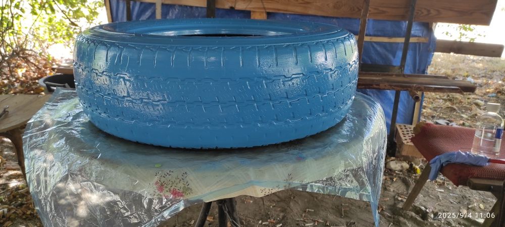 Боядисани гуми за декорация