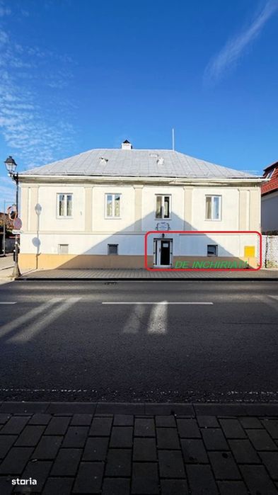 LUCACIU zona Catedralei spatiu de 70 mp finisat, grup sanitar!